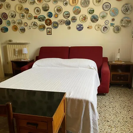 Tra Fiori E Antichita Oda ve Kahvaltı Cerchiara