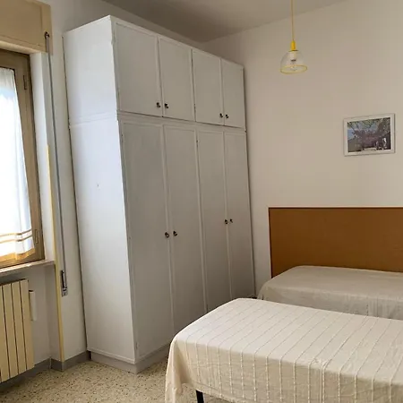 Oda ve Kahvaltı Tra Fiori E Antichita