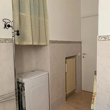 Tra Fiori E Antichita