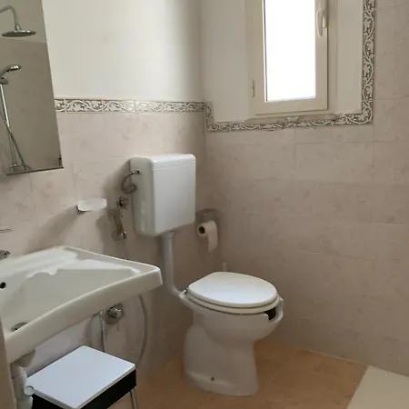 Oda ve Kahvaltı Tra Fiori E Antichita