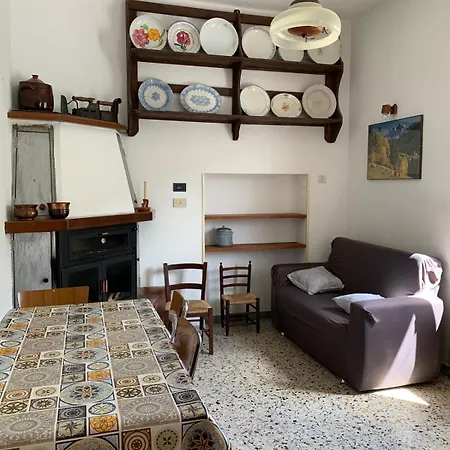 Tra Fiori E Antichita לינה וארוחת בוקר Cerchiara